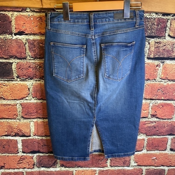 Calvin Klein Medium Wash Pencil Jean Skirt Size 27 - Picture 8 of 11